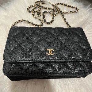 Chanel Caviar wallet on chain